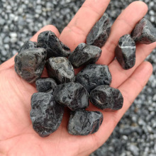 灰色石子庭院造景黑色石子路面用灰色卵石胶粘石水磨石磨圆小石子