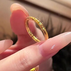 何が乾いた坤の輪の同じ指輪の高級感の創意の指輪の復古の金色の花の腕輪の指輪