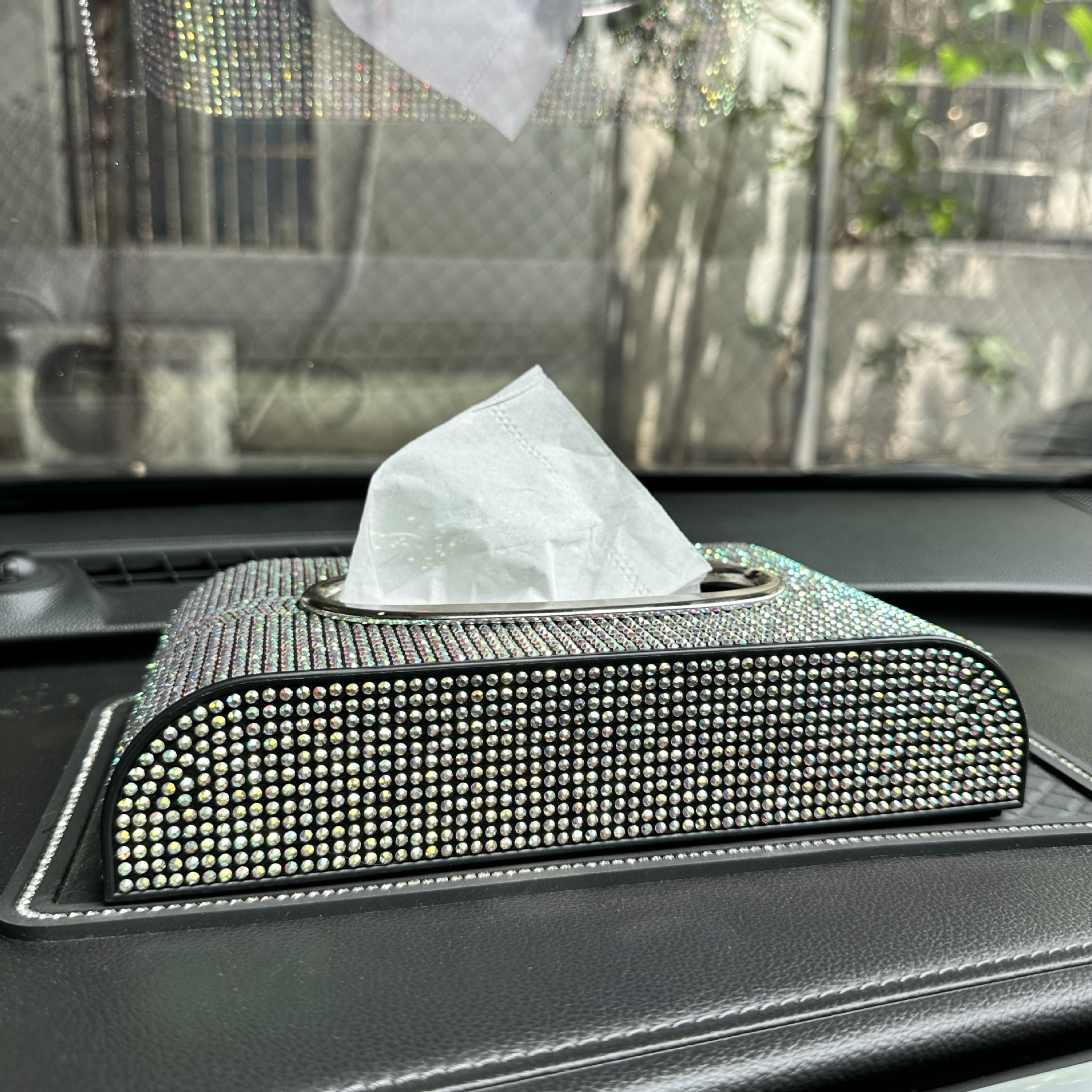 Diamond-Encrusted Car Tissue Box, Creative Car Interior Tissue Box, High-End Car Tissue Cover, Fashionable Decoration