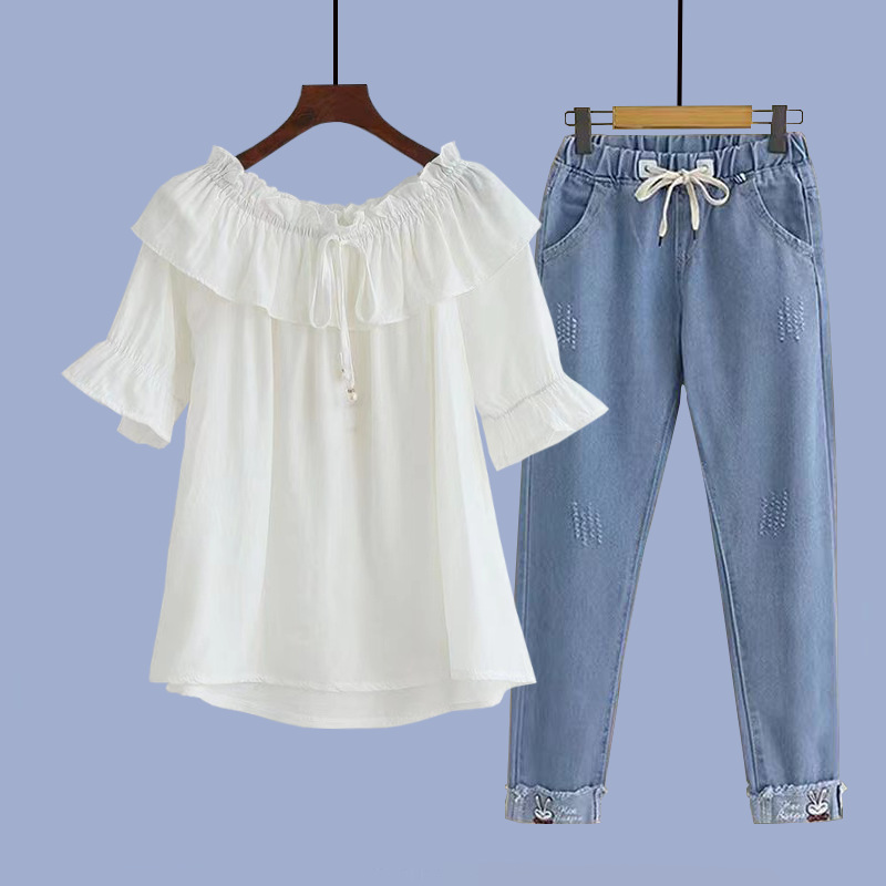 White jeans, trousers, with short sleeve