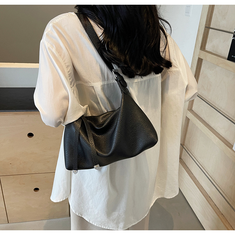 High quality texture large capacity 2024 summer new item niche design pillow fashionable versatile single shoulder_voghion.com