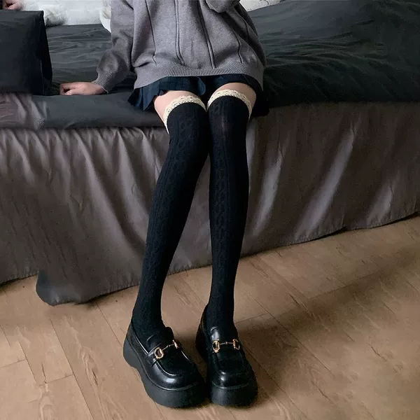 Lace twisted over knee socks black 67cm