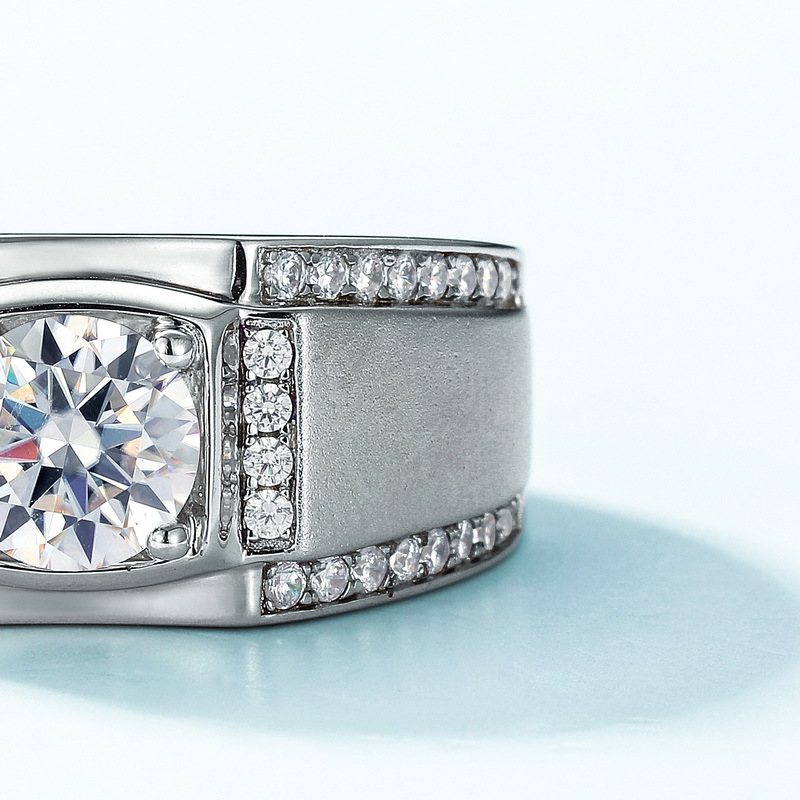 Recolección de calor transfronteriza brillante 1 quilate moissanita anillo masculino S925 plata con incrustaciones de color tesoro anillo de bodas atmósfera europea y americana lujo ligero