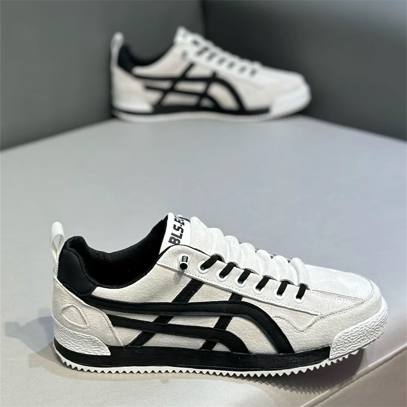 Winter low breathable lightweight sports sneakers with shoelaces