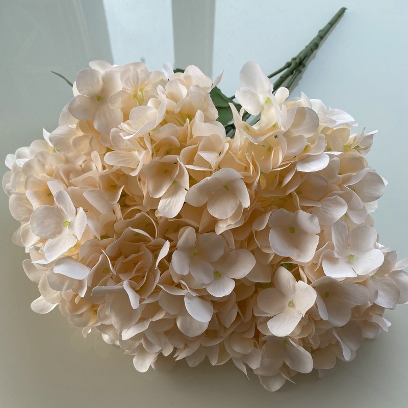 毛布5頭のフランスのアジサイは、ホテルの結婚式の生け花を飾って多色のアジサイの花の花束を卸売りします。|undefined