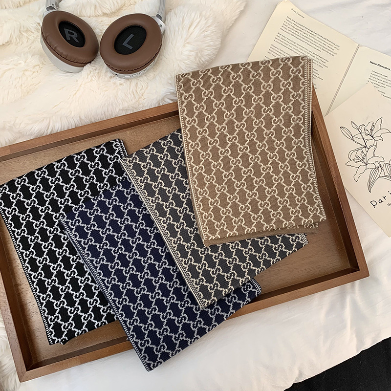 Cuello de invierno caliente nuevo alto estilo de protección de cuello versátil toallas cruzadas letras de marea bufandas de lujo ligeras bufandas de decoración caliente