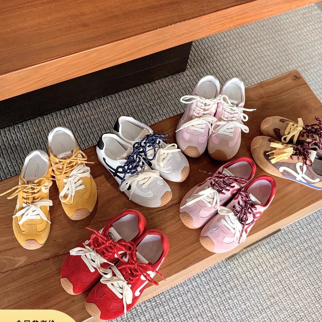 La versión de 7cm de Su Yinyin aumenta los zapatos de entrenamiento alemanes para mujer 2025 nuevo estilo retro de suela gruesa pequeña cabeza inclinada zapatos Forrest Gump casuales