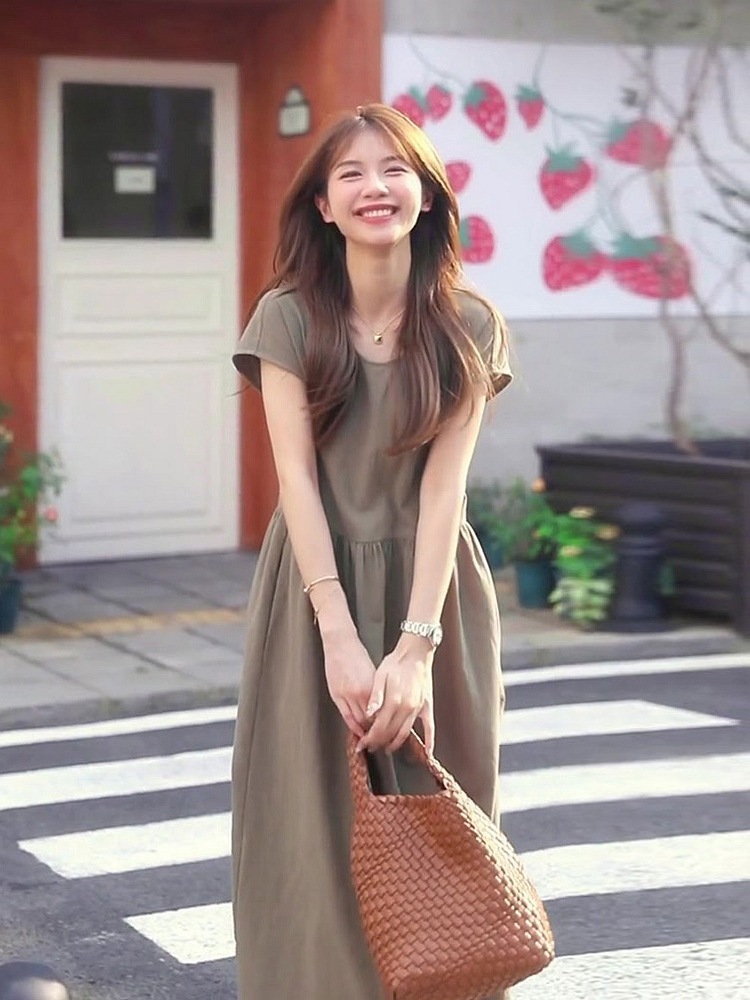 Đầm suông midi cổ tròn tay ngắn chất liệu thun cotton phối ren kiểu Pháp — Váy liền màu kaki chi tiết 4