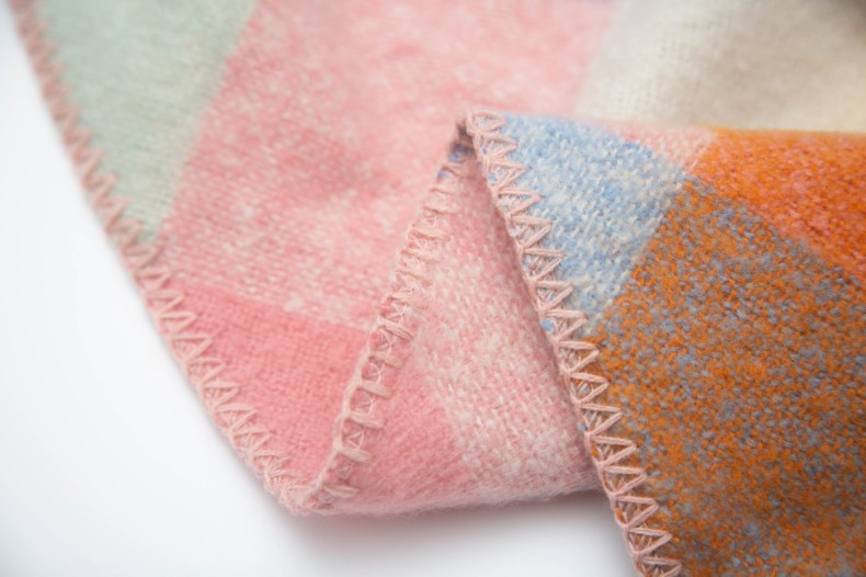 Unisex Plaid neckline autumn-winter loop yarn triangle shawl scarf_voghion.com