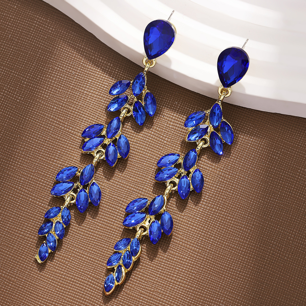 Alloy Material 1 Pair Retro Leaf Alloy Rhinestones Drop Earrings