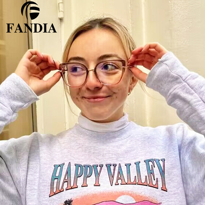 95280 nuevo retro Comercio exterior marco artístico gafas de mujer adelgazamiento anti-azul gafas de luz metal TR90 gafas lisas marco