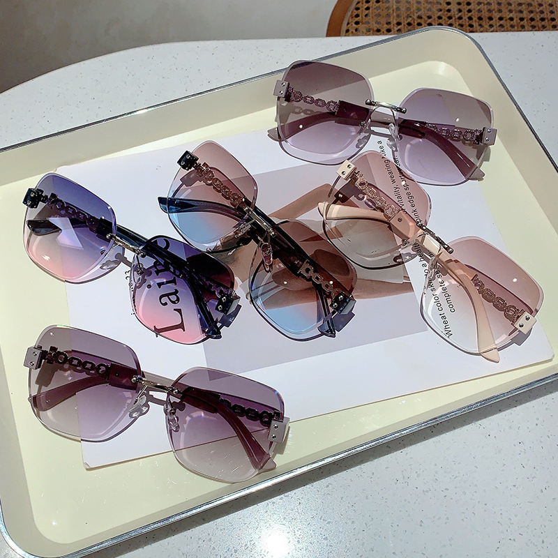 55g Weight Frameless Glasses Structure Sunglasses Classification PC, UV400 Protection Lens Material Square Glasses Style Outdoor, Travel Occasion Geometric Pattern All Seasons Season Unisex Gender Simple Style, Streetwear Style Simple Style Streetwear Geometric PC UV400 Protection Square Frameless Women's Sunglasses 无