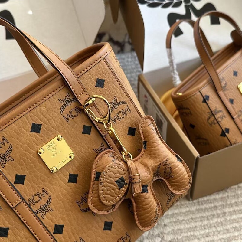 Mc Classic Mini Basket Bag Women's Handbag Crossbody Bag 2026 New Model Light Luxury High-End Letter Pendant Mc Classic Mini Basket Bag Women's Handbag Crossbody Bag 2026 New Model Light Luxury High-End Letter Pendant