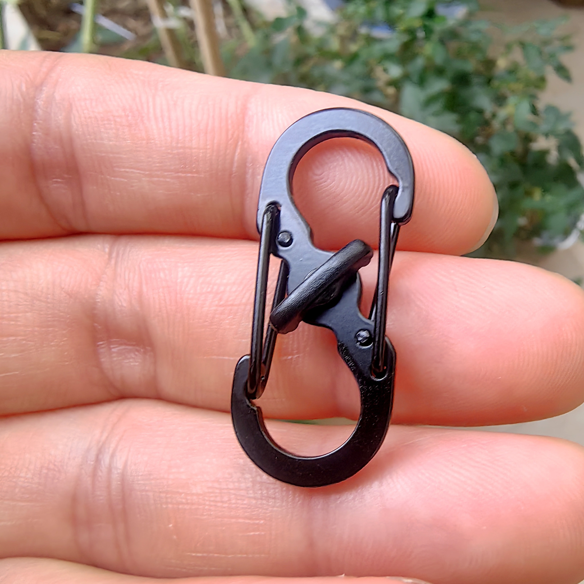 Suministro directo de fábrica con cerradura Hebilla de 8 palabras antirrobo S hebilla de metal anti-caída llavero creativo pequeño regalo mini hebilla colgante rápida image 13