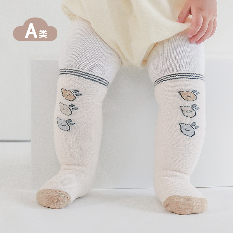 2024 nuevos productos de medias para bebés otoño y invierno antideslizantes lindos dibujos animados para niños y niñas medias para bebés
