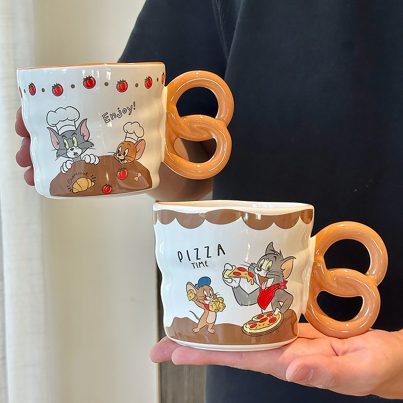 Gato y ratón Taza de mango de doble anillo Taza de agua de desayuno de cerámica Agua potable para el hogar Taza de alto valor para la oficina