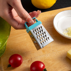 多機能ミニチーズ削り四面かんなトランペットステンレス姜糸チーズ削り器野菜切りレモン削り