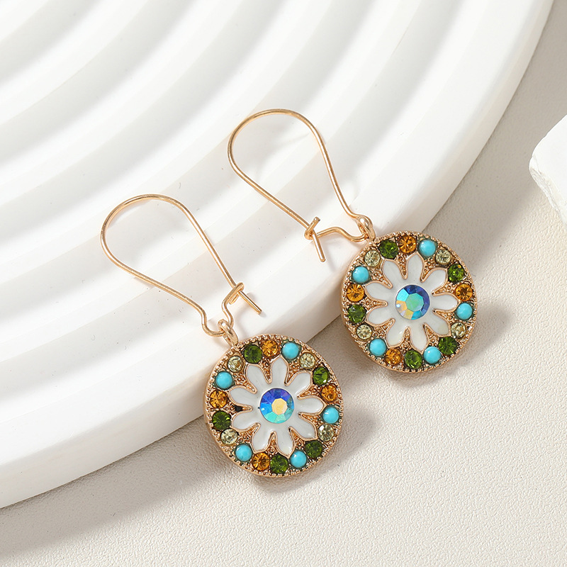 Elegant ethnic design fashionable retro earrings