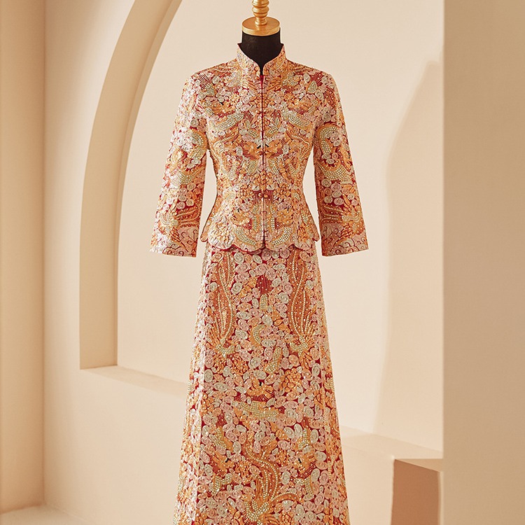 Full-embroidered dragon and phoenix dress, traditional Chinese wedding dress for brides, 2023 new style, elegant reception dress, retro fit-to-measure bridal gown for women.