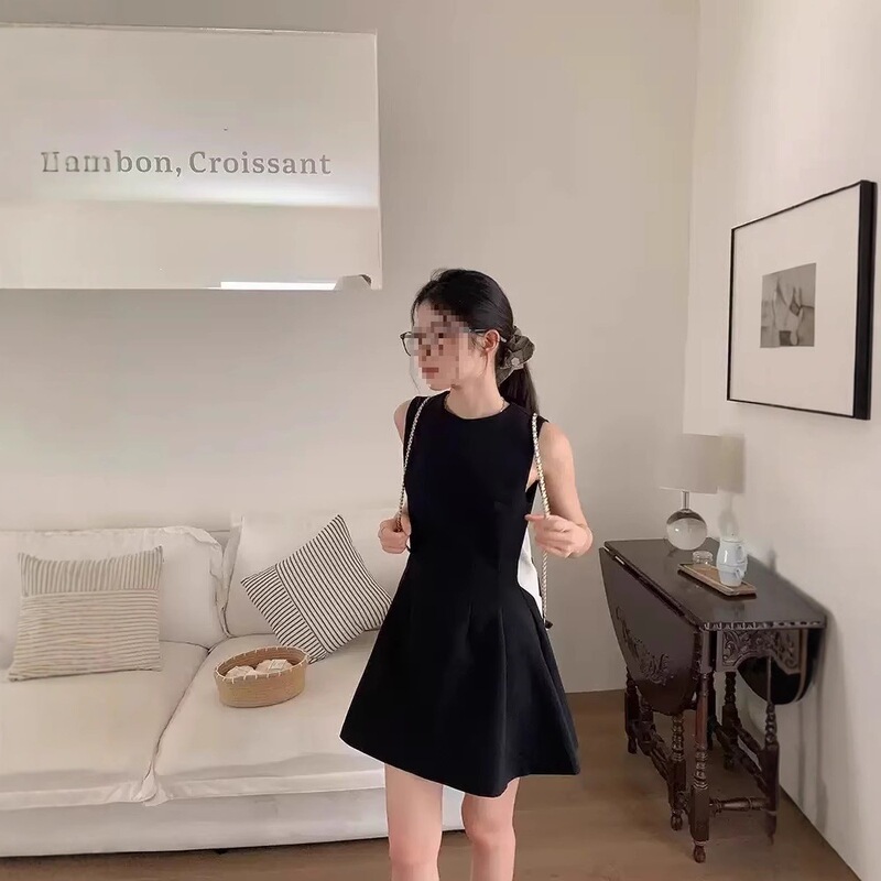 Black Sleeveless Dress for Women, Summer High-End French Style Little Black Dress, 2026 New Model, Waist-Cinching, Slimming, Petite Dress