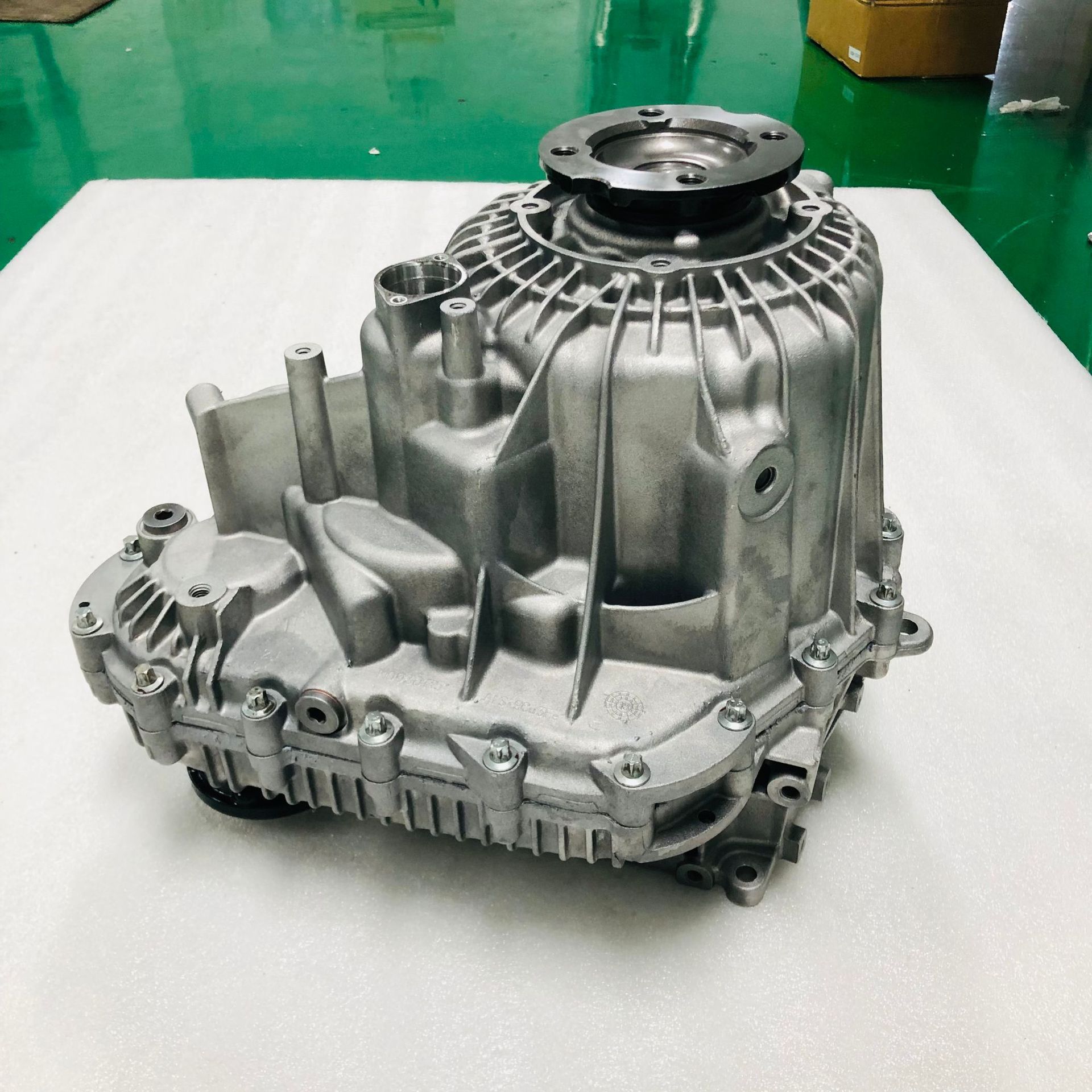 Suitable for Land Rover Range Rover Sport and Discovery 4, 8-speed transfer case assembly