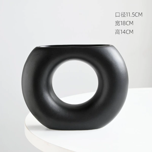 Black-semicircular vase