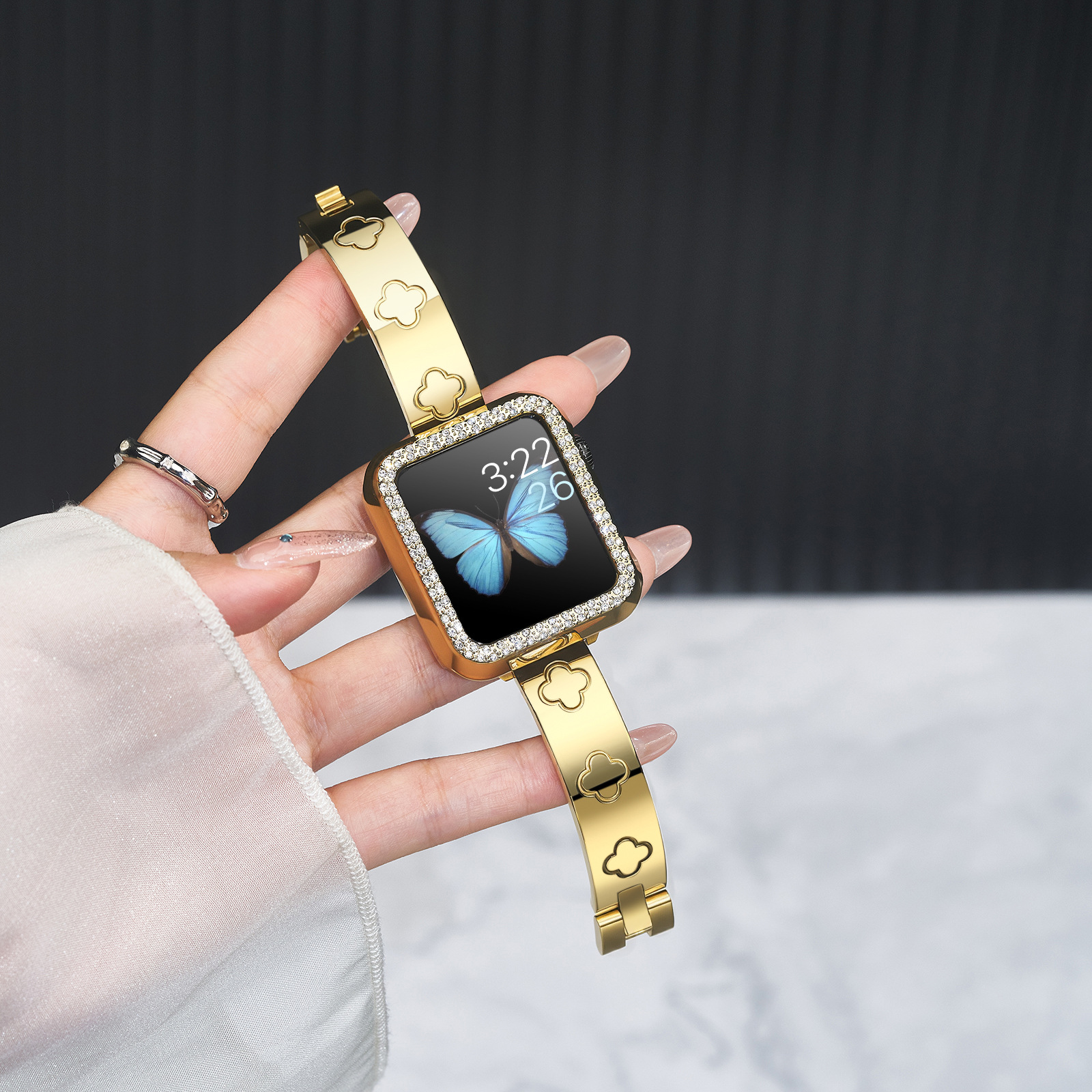 Suitable for Apple High-End Smart Watch Apple Watch Four-Leaf Clover Rose Gold Strap S10S9 Women's Model