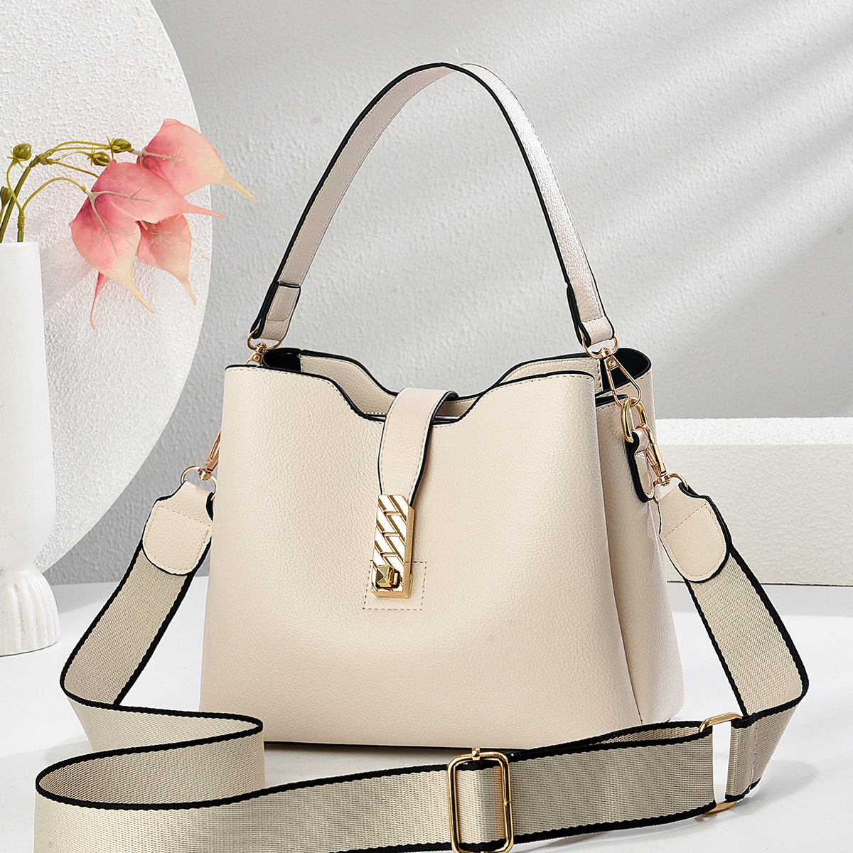 2025 señoras temperamento todo fósforo nuevo bolso de mensajero bolso de estilo coreano bolso de hombro exquisito bolso de mujer mujer de moda