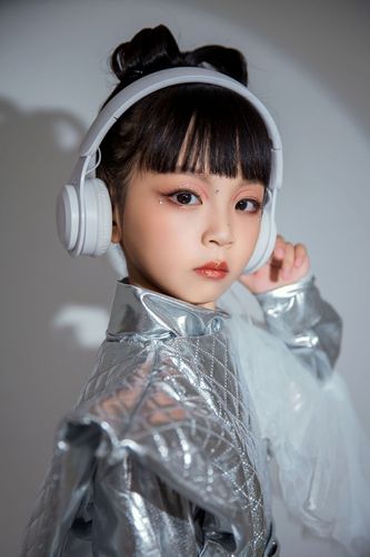 Future Tech boom of the girls take yuan universe wind catwalk model shows outfits for girls kids children catwalk warrior silver gauze performance clothing 