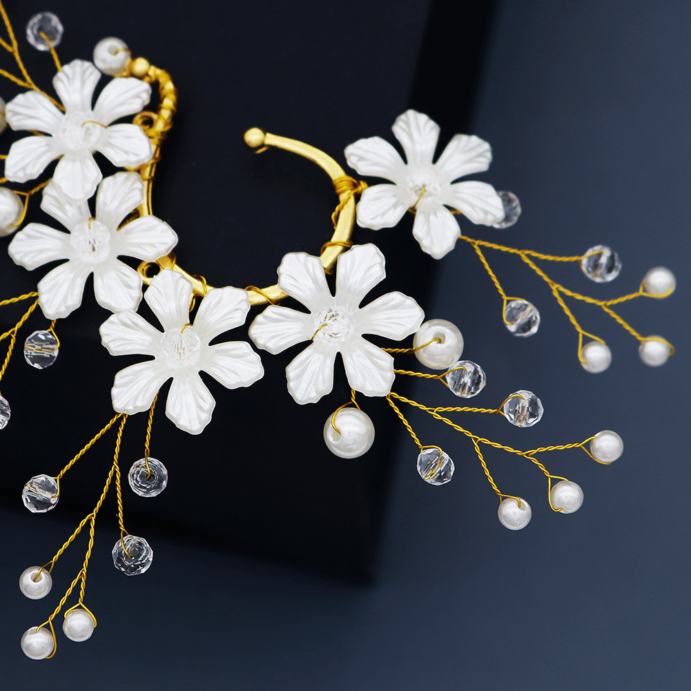 Women's Gender 1 Piece Elegant Lady Flower Acrylic Alloy Ear Cuffs Ear Hanging