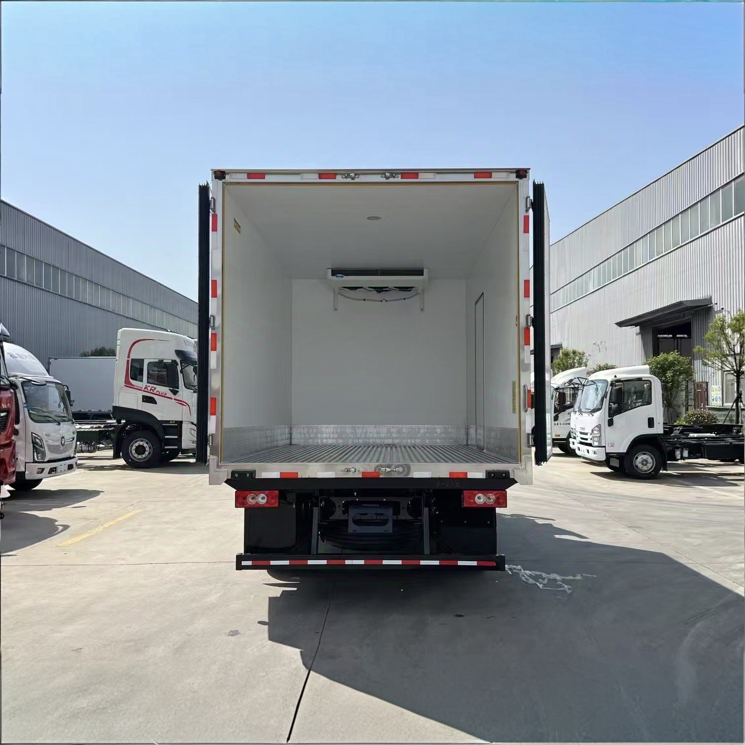 海鲜食品蔬菜保鲜运输车福田欧马可S3排半小黄牌4.2米冷藏车