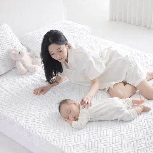 Cross-Border Exclusive Supply of Thickened Pe Medium-Molecular Cooling Bean Mat, Summer Cooling Mat, Breathable Ice Silk Mat, Wholesale from Manufacturer