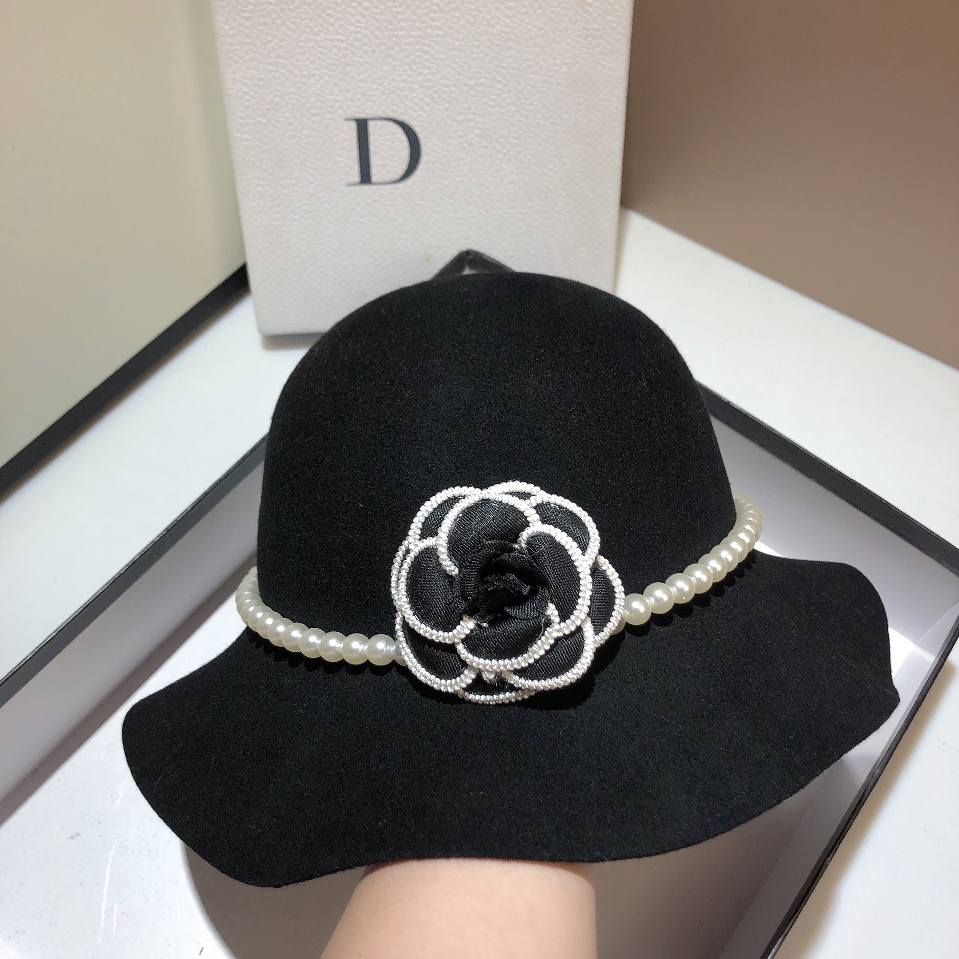 Women's Lady Solid Color Flower Big Eaves Fedora Hat display picture 3