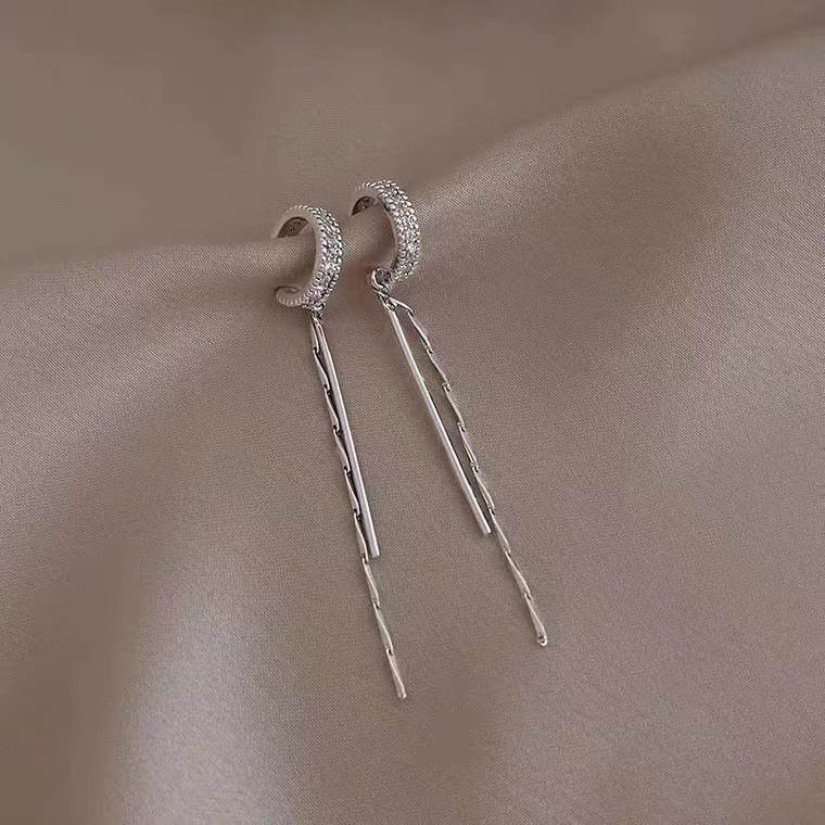 Pendientes montados en la oreja borla sin orejas de Mujer simple elegante pendientes de celebridades de Internet clip de hueso de oreja personalizado de alto grado integrado
