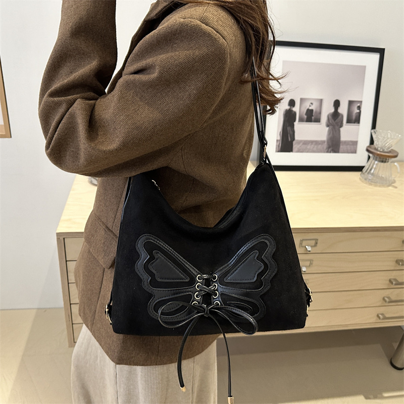 Borsa a spalla vintage da donna con farfalla autunno inverno_voghion.com