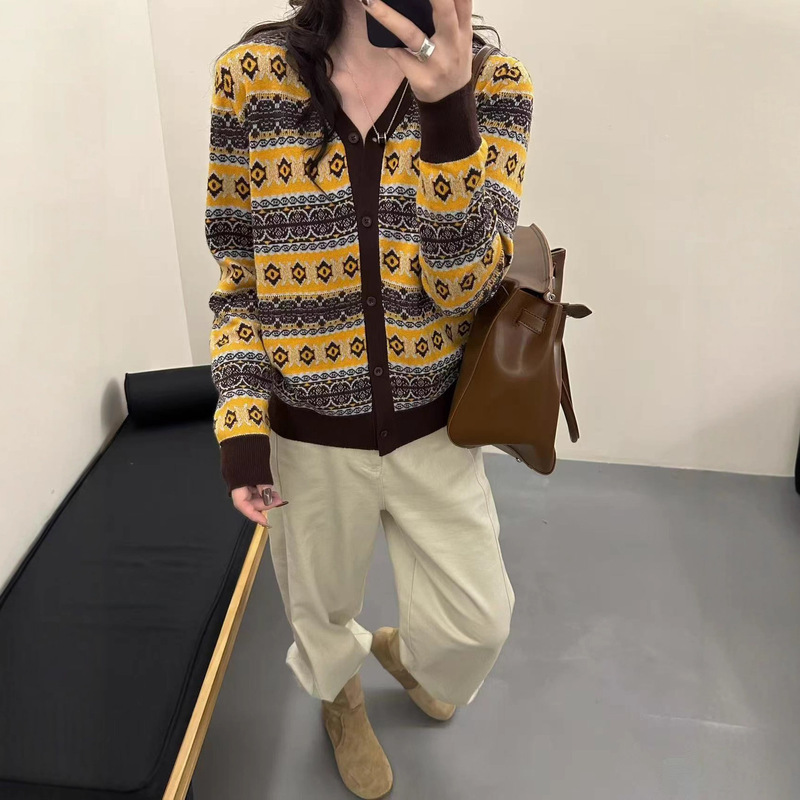 气质V领毛衣针织衫女2025新款秋季淡人高知老钱风穿搭开衫上衣潮|undefined