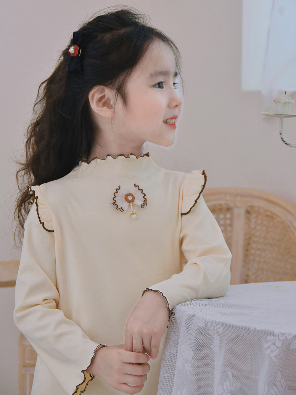 Coreana de primavera y otoño de los niños camisetas de base de encaje de brotes de miel espeso camisetas de manga larga de chicas fabricantes de calcomanías