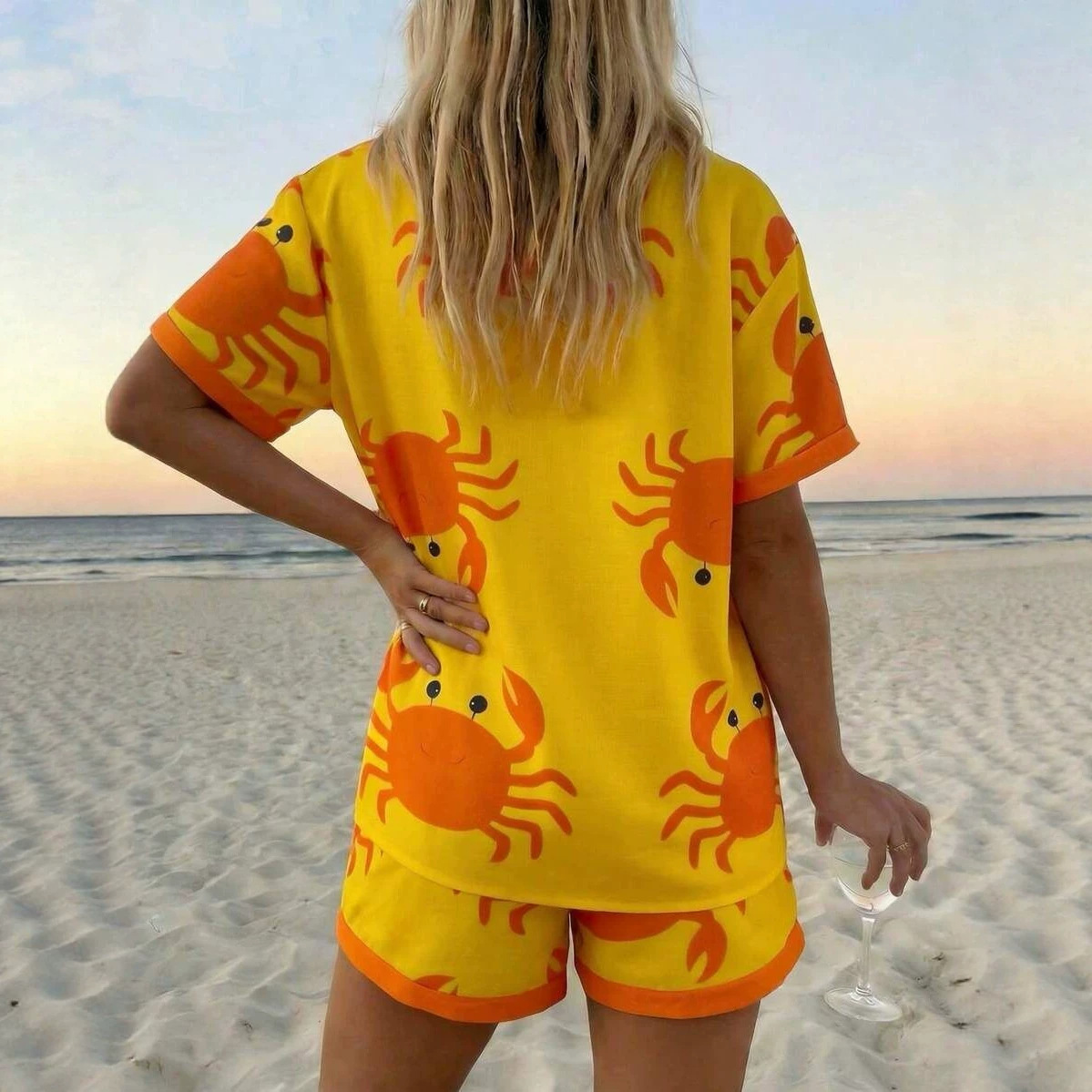 Sommerliches Set im Resort-Stil mit Print: Kurzarm-Hemd und Shorts_voghion.com