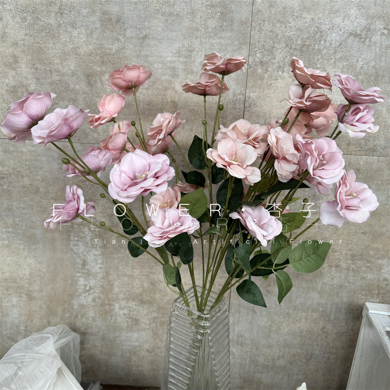 6-head Gardenia Artificial Flower Silver Lotus Wedding Floral Soft Decoration Hibiscus Flower Camellia Oil Painting Cream Style Wedding 6-head Gardenia Artificial Flower Silver Lotus Wedding Floral Soft Decoration Hibiscus Flower Camellia Oil Painting Cream Style Wedding