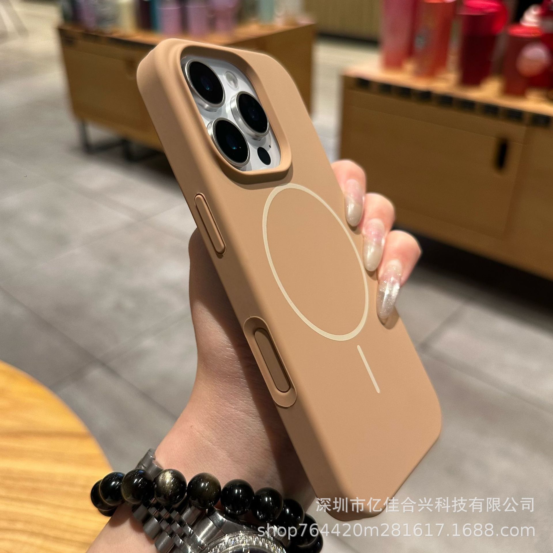Funda de silicona líquida con anillo magnético y botón de IA anticaída todo en uno, compatible con Apple 17, iPhone 16 y iPhone 14 (orificio grande)