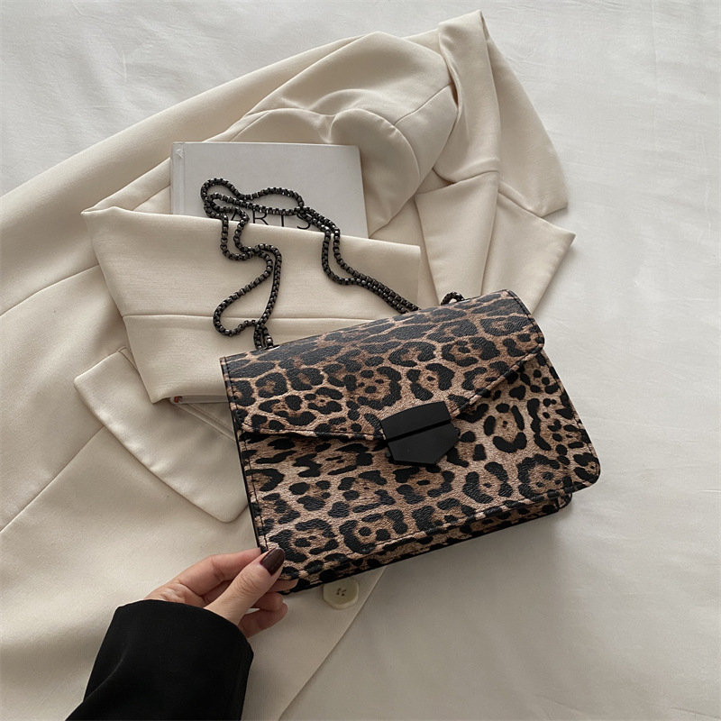2024 nuevo diseño de nicho de cadena popular de este año, bolso de hombro pequeño, bolso de leopardo de alta calidad de gran capacidad