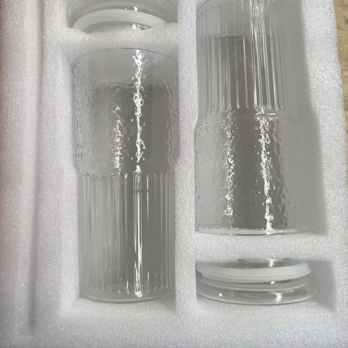 Taza de bebida fría de té con leche al por mayor de fábrica Taza de paja de vidrio creativo Taza de agua de patrón vertical simple ins Taza de café de alto valor