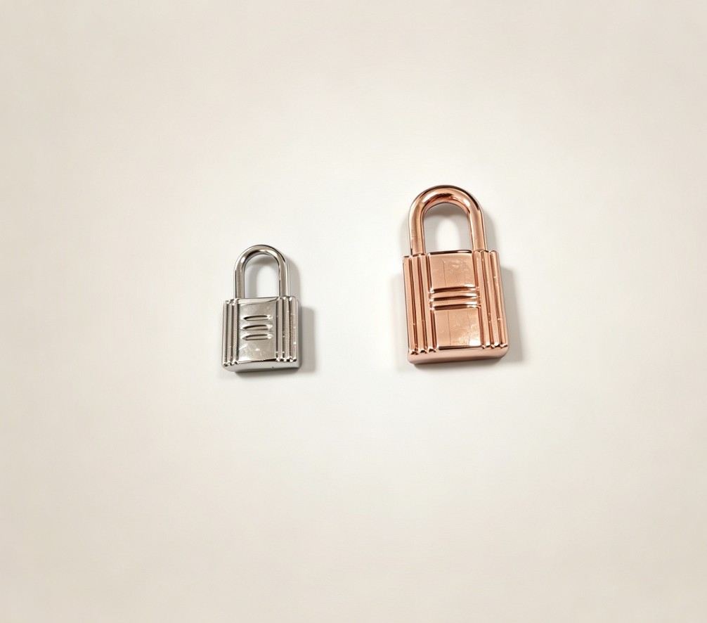 Small Lock Pendant, Large and Small Sizes, DIY Jewelry Accessories, Electroplated, for Bags and Clothing, Niche Accessories