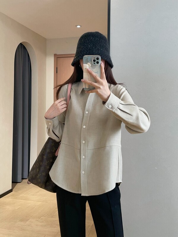 Xiyue Practical and Stylish Merino Wool Warm Thick Layered Turn-Down Collar Long Sleeve Shirt for Women, New Autumn/Winter Collection
