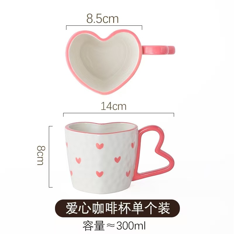 Taza de café hecha a mano con un set de té de la tarde creativo de alto valor facial pareja nicho sensación de atmósfera pintada a mano