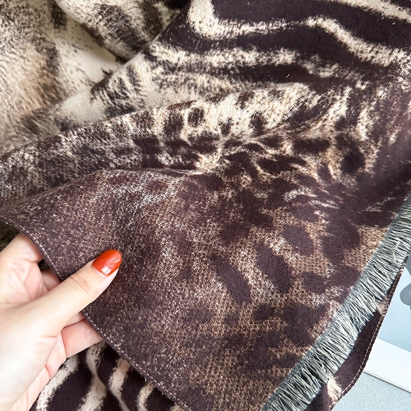 Leopard Print Scarf For Women Thickened Warm Winter Shawl_voghion.com