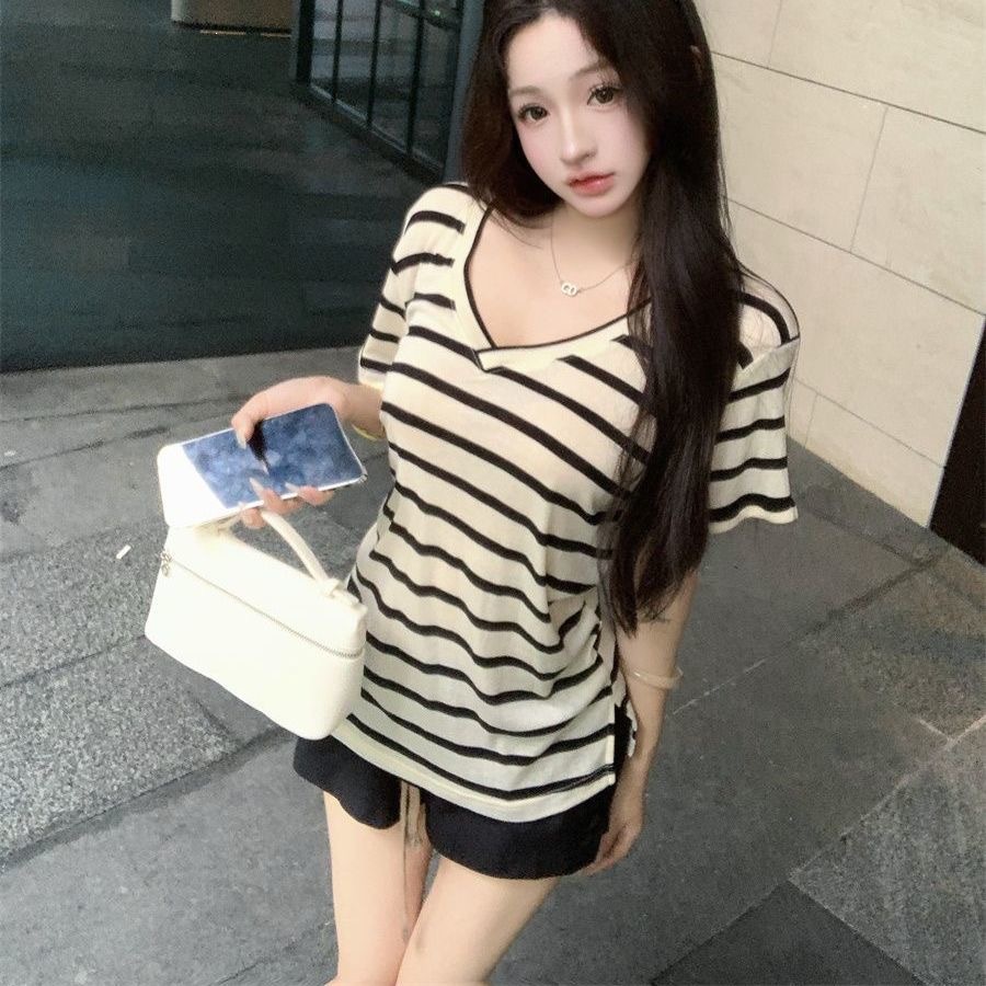 Casual Style V-Neck Color-Block Striped Short-Sleeve T-Shirt for Women, Summer 2026, Korean Style, Pure Desire Design, Loose Fit, Slimming Top