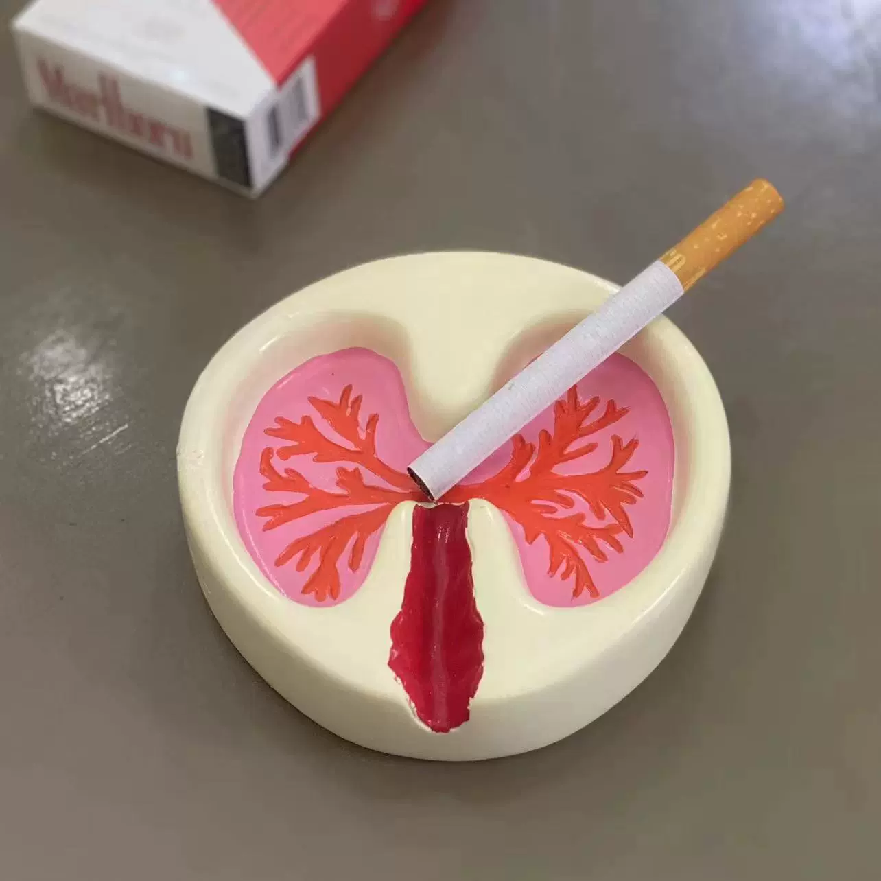 跨境新款个性创意树脂烟灰缸摆件粉色肺装饰礼物树脂工艺品礼品物