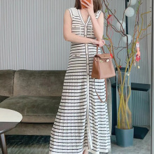 S家2024早春新款法式黑白撞色条纹长款无袖针织连衣裙女时尚气质