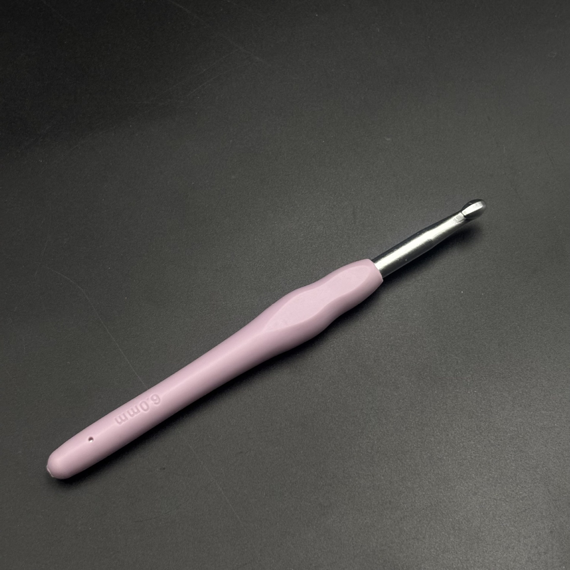 Tejido a mano arco iris ganchillo de mango suave TPR ganchillo de mango suave sólido ganchillo de aluminio ganchillo conjunto de agujas de lana